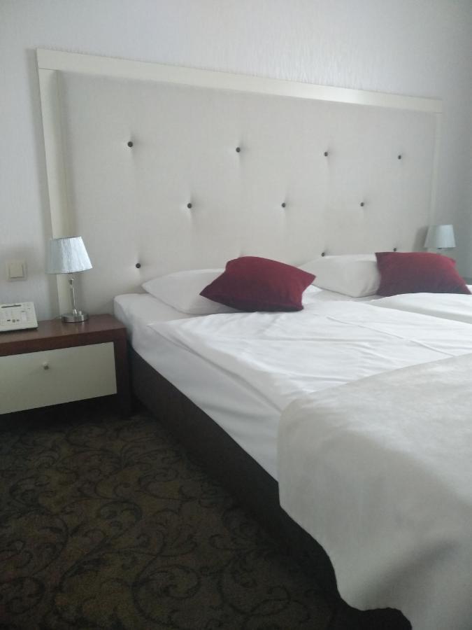 Hotel Prezydencki 4-star Rzeszów Buitenkant foto