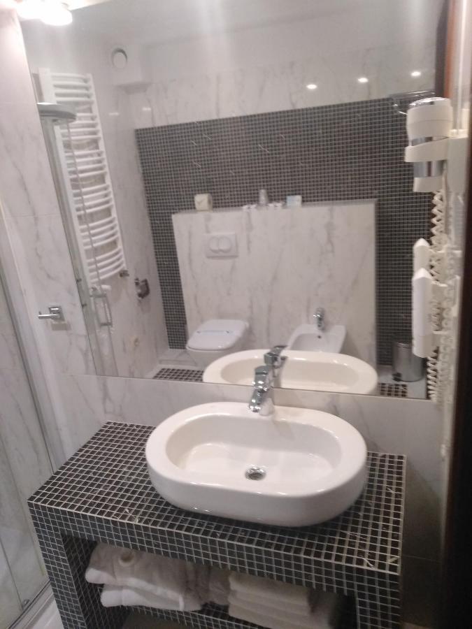 Hotel Prezydencki 4-star Rzeszów Buitenkant foto