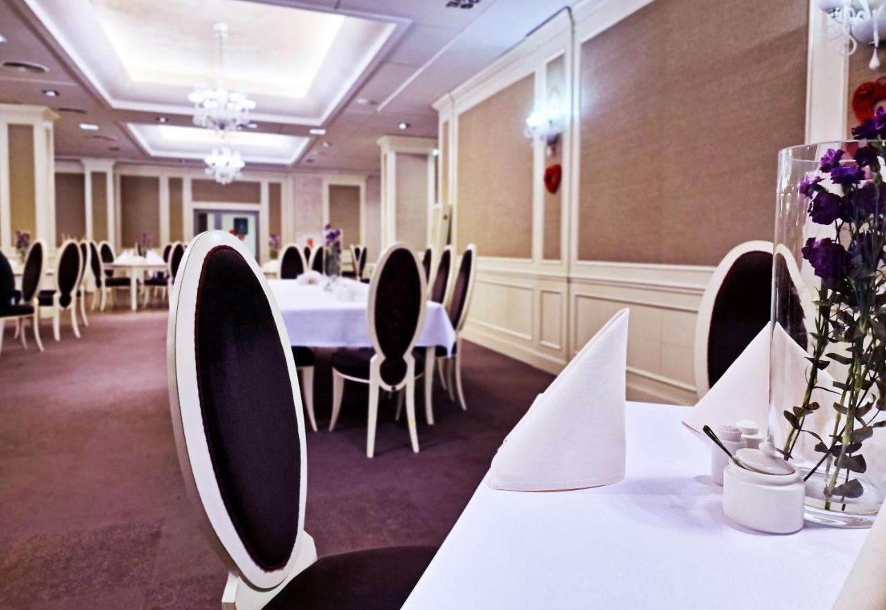 Hotel Prezydencki 4-star Rzeszów Buitenkant foto