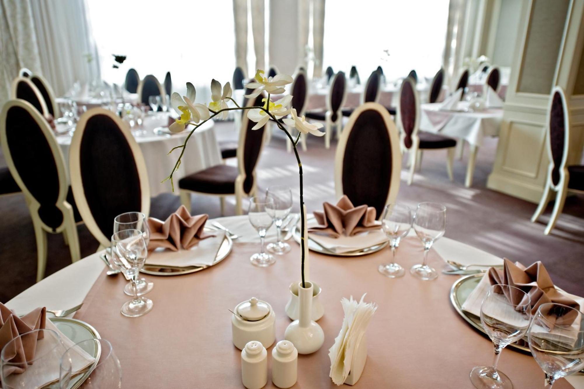 Hotel Prezydencki 4-star Rzeszów Buitenkant foto