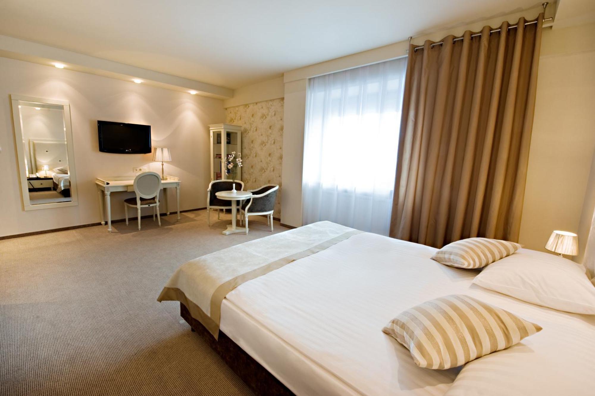 Hotel Prezydencki 4-star Rzeszów Buitenkant foto