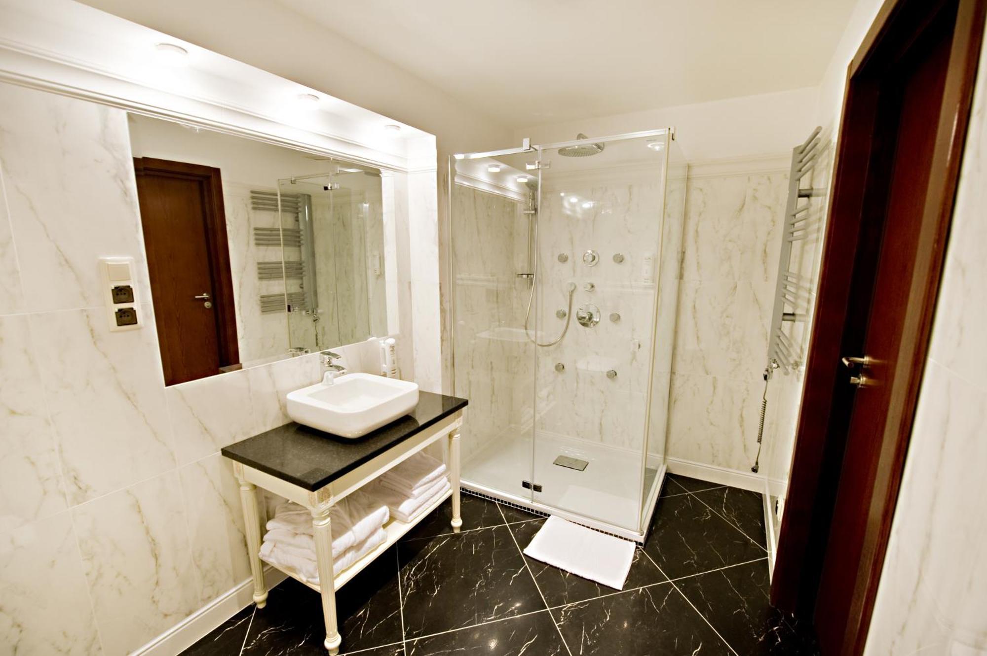 Hotel Prezydencki 4-star Rzeszów Buitenkant foto