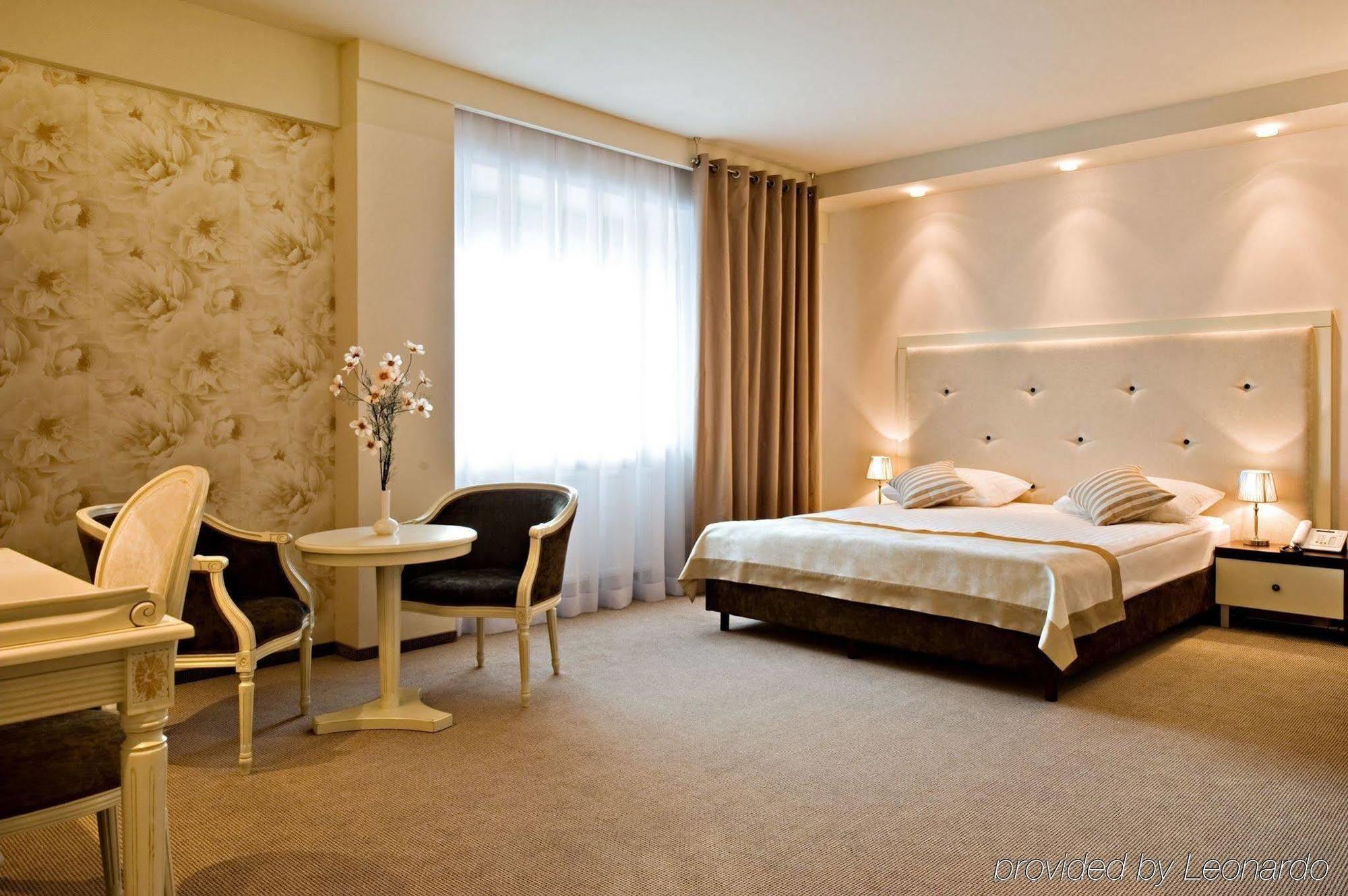 Hotel Prezydencki 4-star Rzeszów Kamer foto